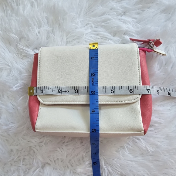 Diptyque Qatar airways business class makeup bag - Picture 7 of 7